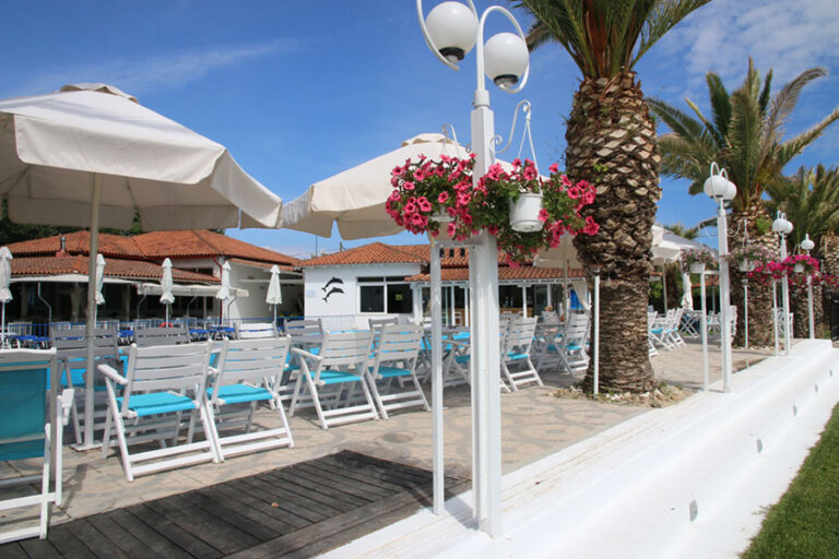 aigeas cafe bar